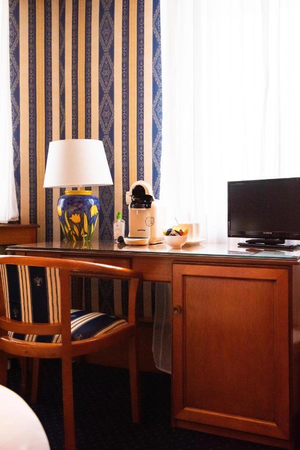 Hotel Jolly Roger Dunkirk Eksteriør billede