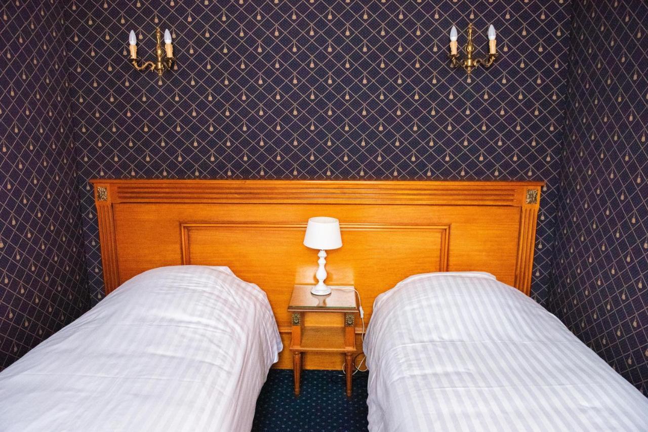 Hotel Jolly Roger Dunkirk Eksteriør billede